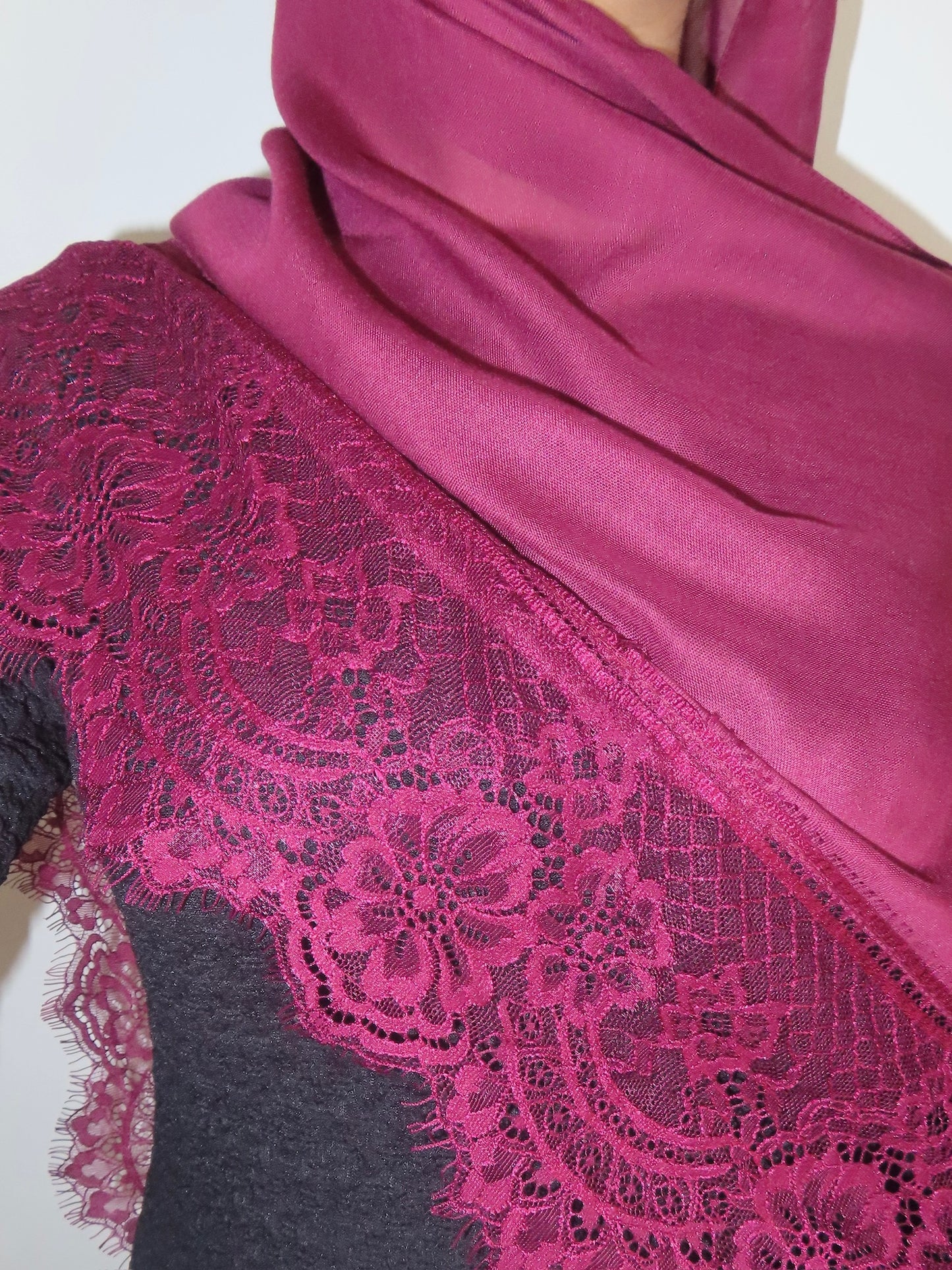 Lace Modal Hijab - Burgundy