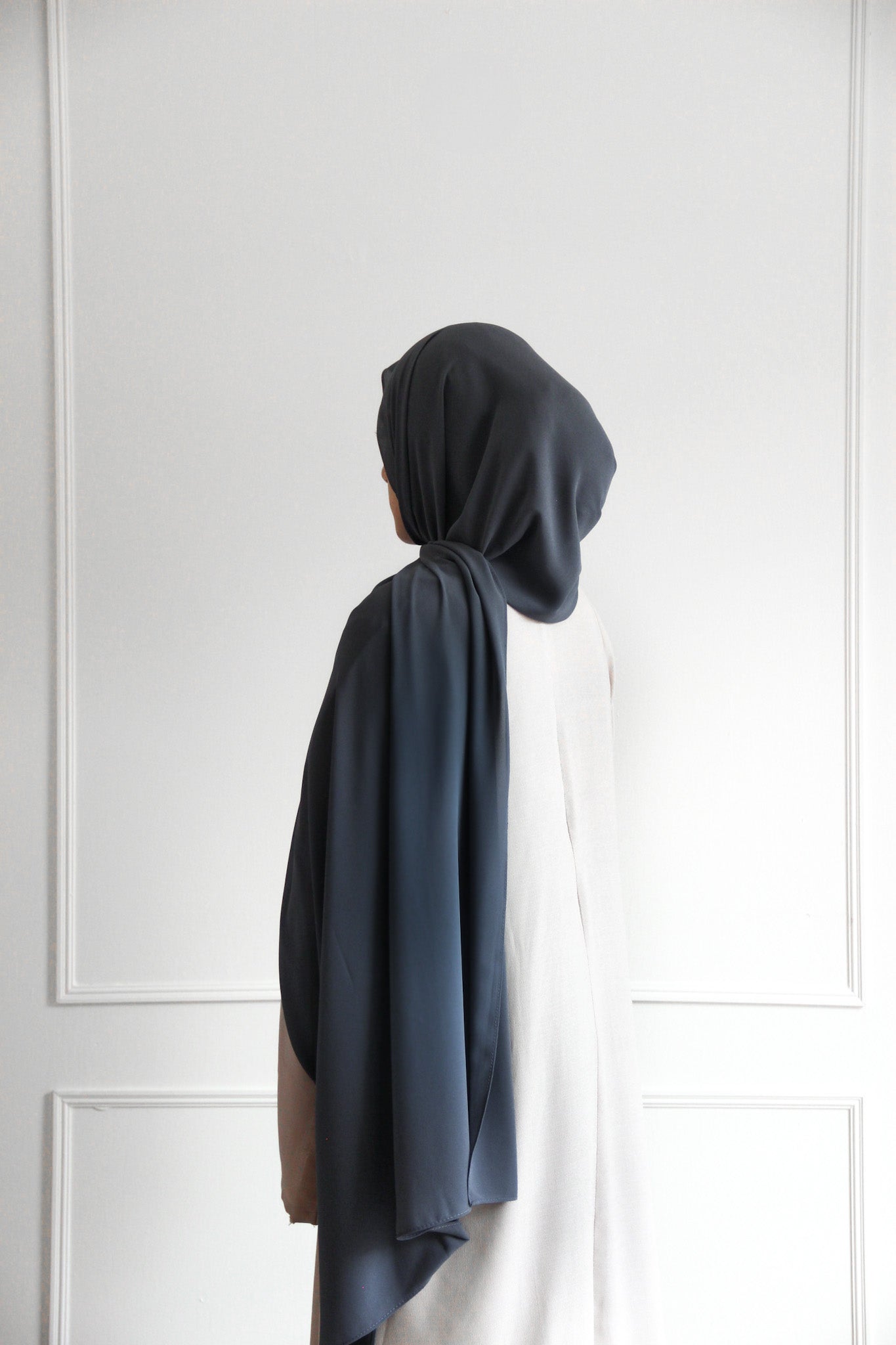Dark Grey premium chiffon hijab – durable, breathable, and ideal for layering in all seasons