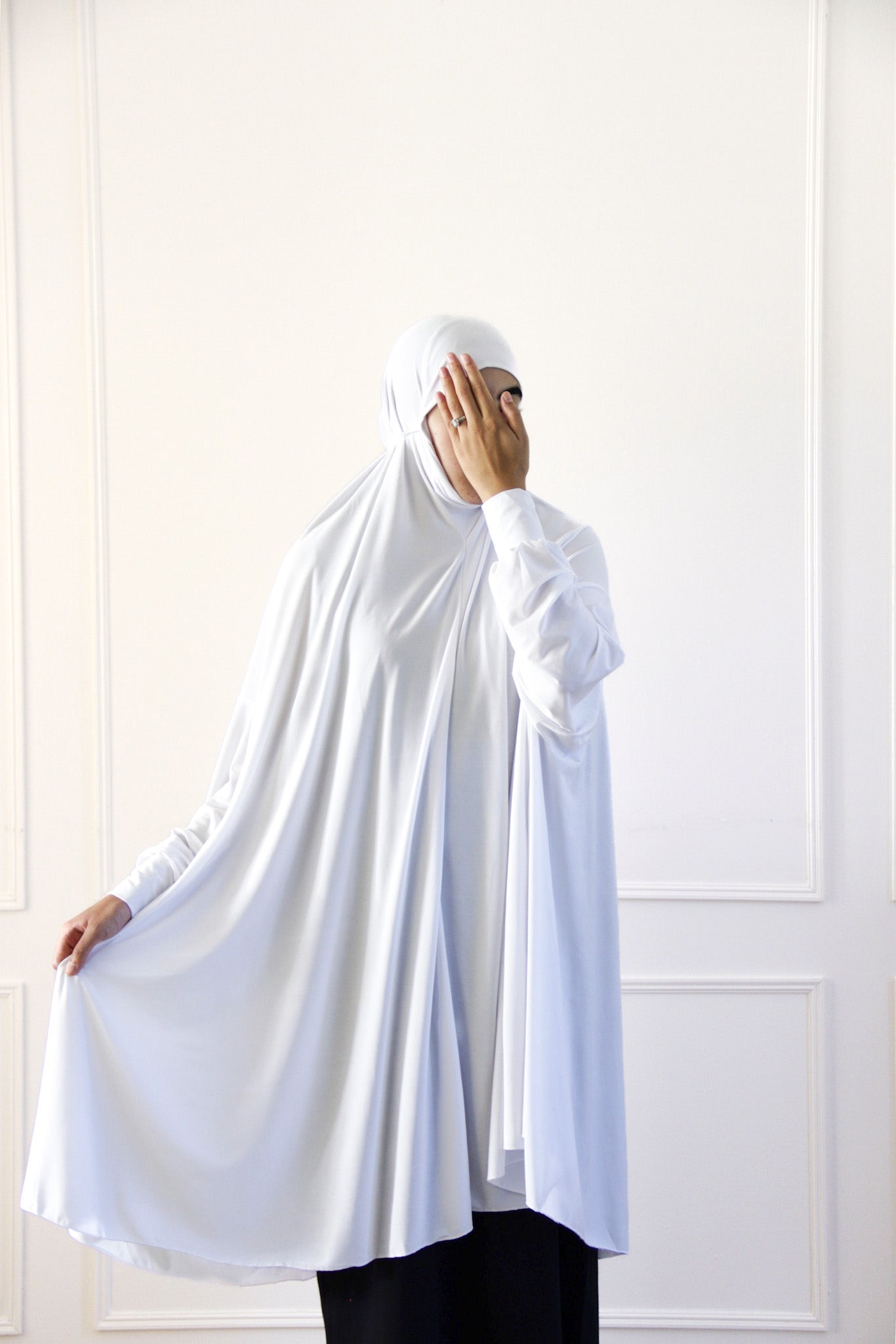 Batwing sleeve design on white full coverage khimar prayer dress