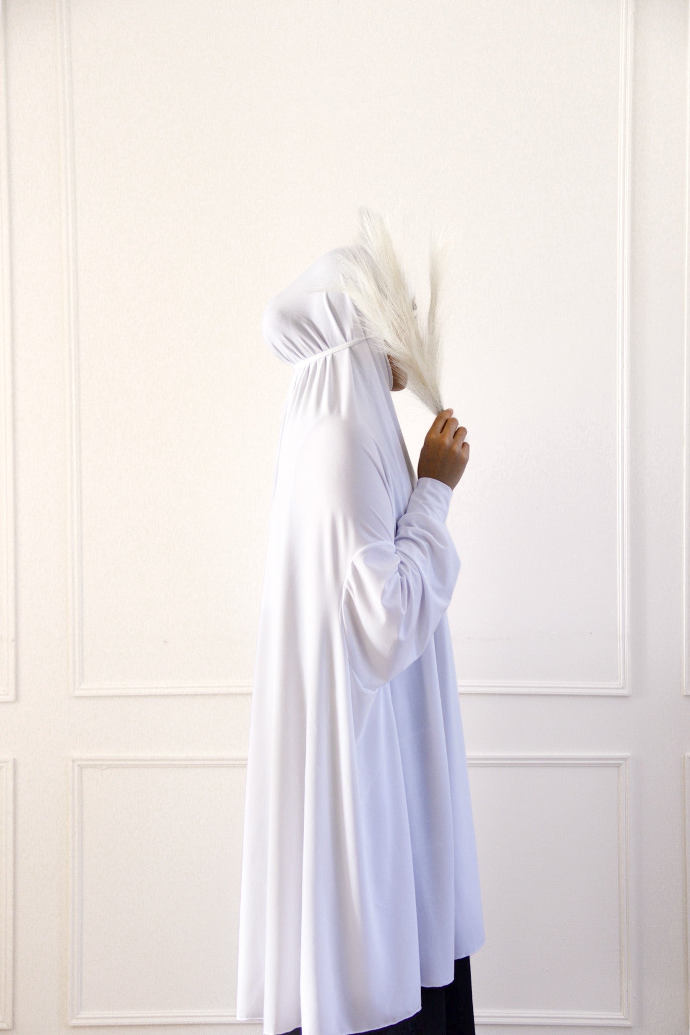 Batwing sleeve design on white full coverage khimar nemaz dress