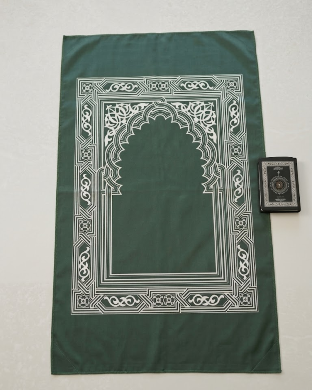 Pocket Prayer Mat with Compass – Lightweight, Travel-Friendly & Wind-Resistant- Green