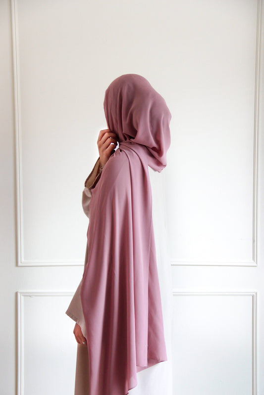 Premium chiffon hijab in Dusty Pink – soft muted pink with a lightweight, flowing drape perfect for everyday and formal wear